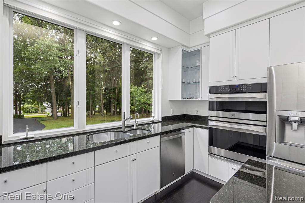 6570 Alden Drive, West Bloomfield, MI 48324 — Photo 12