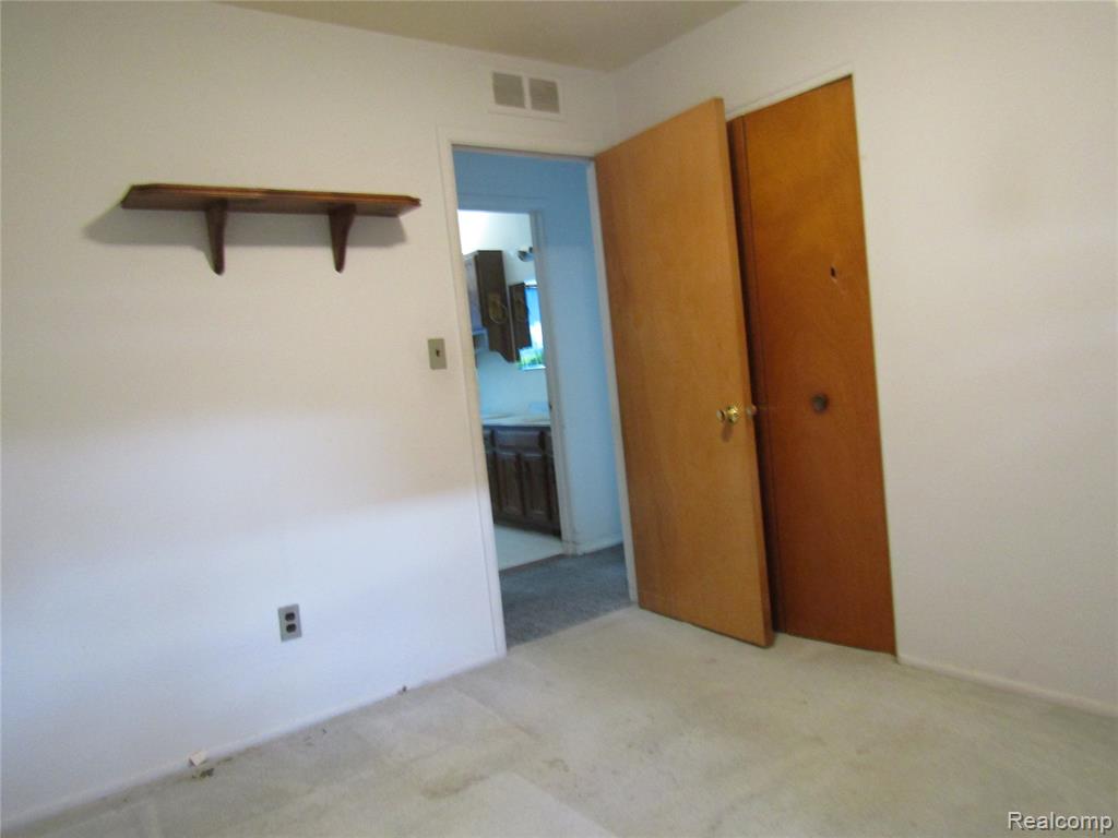 8160 Fenton, Dearborn Heights, MI 48127 — Photo 3