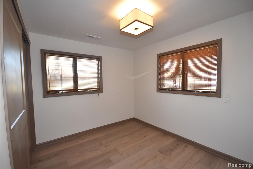 5106 Lakewood Drive, Grand Blanc, MI 48439 — Photo 24