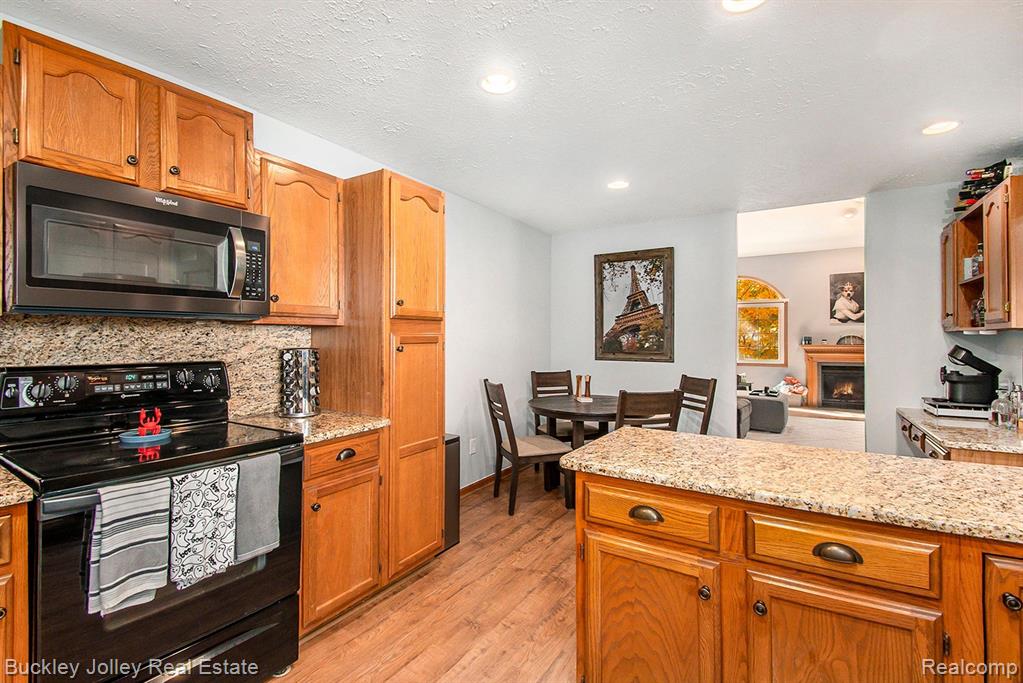 928 WOODRIDGE HILLS Drive, 83, Brighton, MI 48116 — Photo 4
