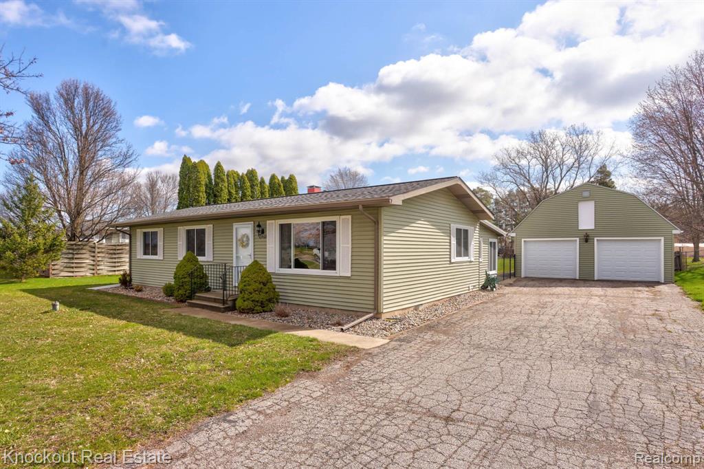 6960 GARFIELD Road, Freeland, MI 48623 — Photo 2