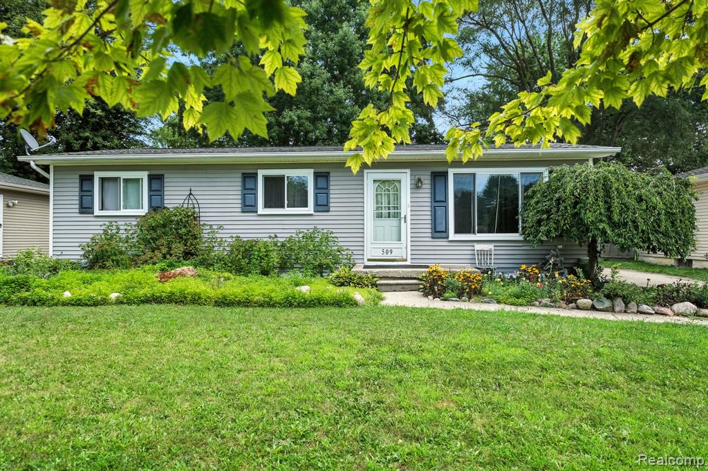 509 S Manfred Street, Durand, MI 48429 — front exterior