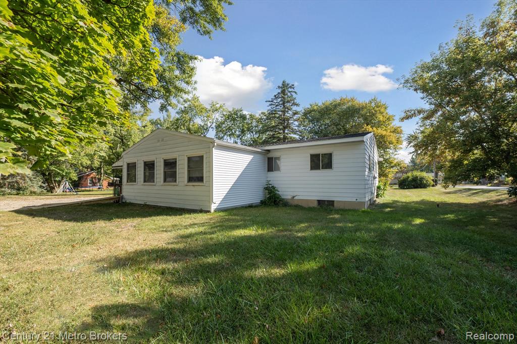4460 Torrey Road, Flint, MI 48507 — Photo 36