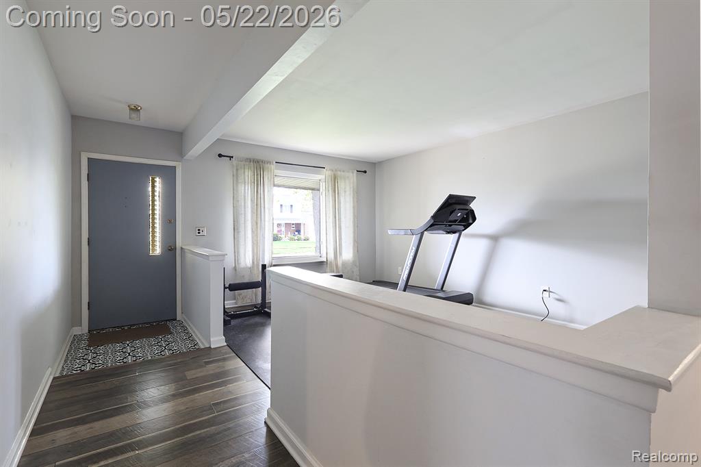 30809 Elmhurst Drive, Madison Heights, MI 48071 — Photo 2