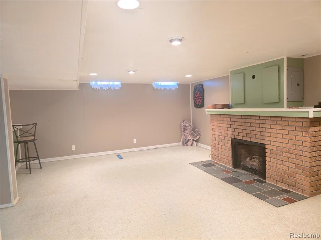 27432 Bristol Drive, Warren, MI 48092 — Photo 19