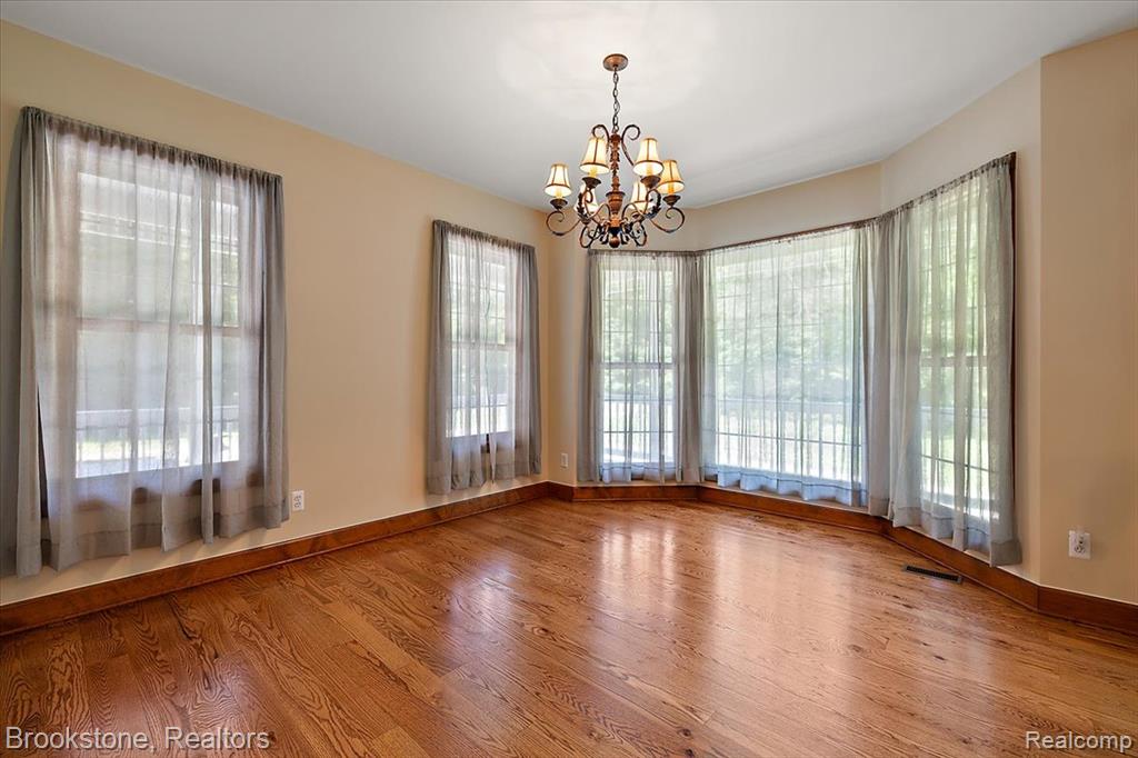 55520 Katie, New Hudson, MI 48165 — Photo 14