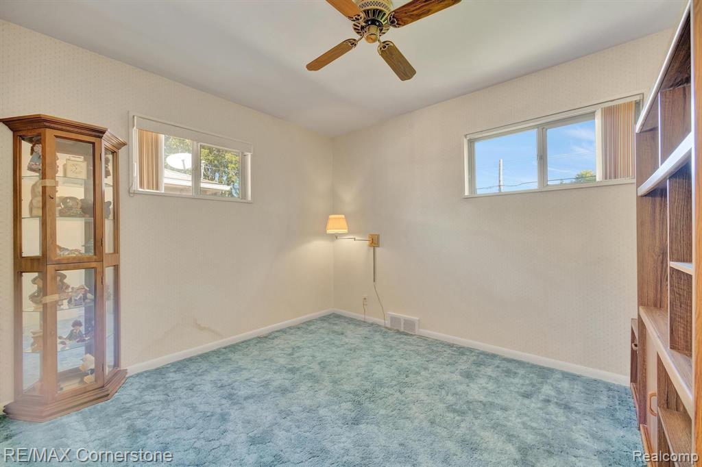 500 N LEONA Avenue, Garden City, MI — Photo 15