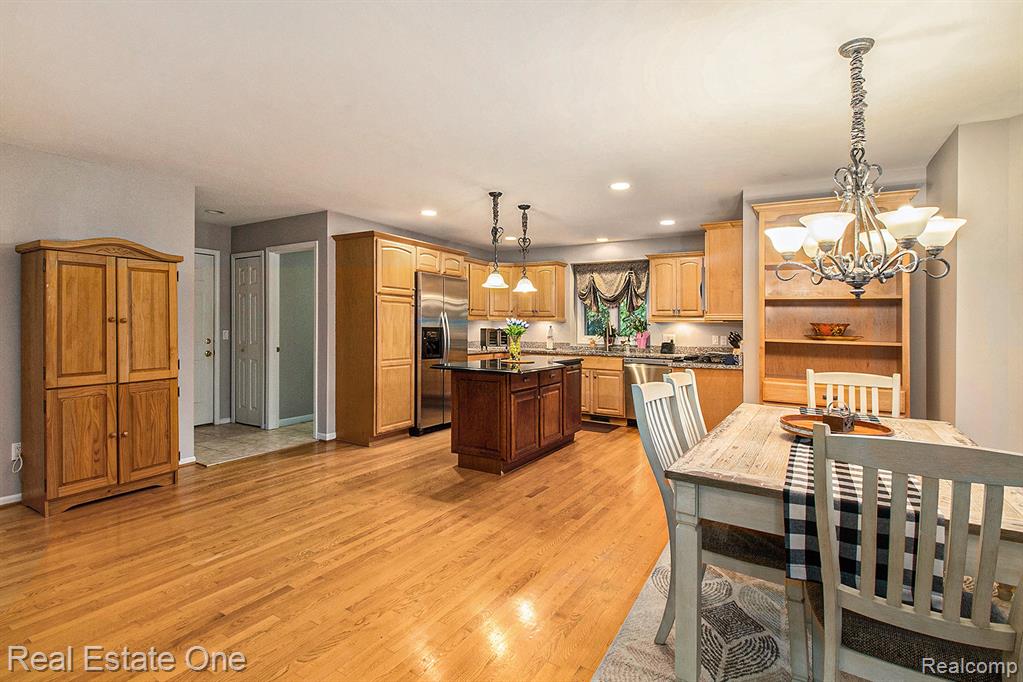 9832 Kingston Ridge, Clarkston, MI 48348 — Photo 12