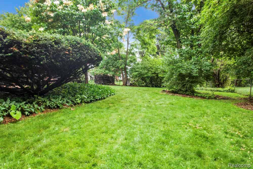 6672 Timber Ridge Drive, Bloomfield Hills, MI 48301 — Photo 37