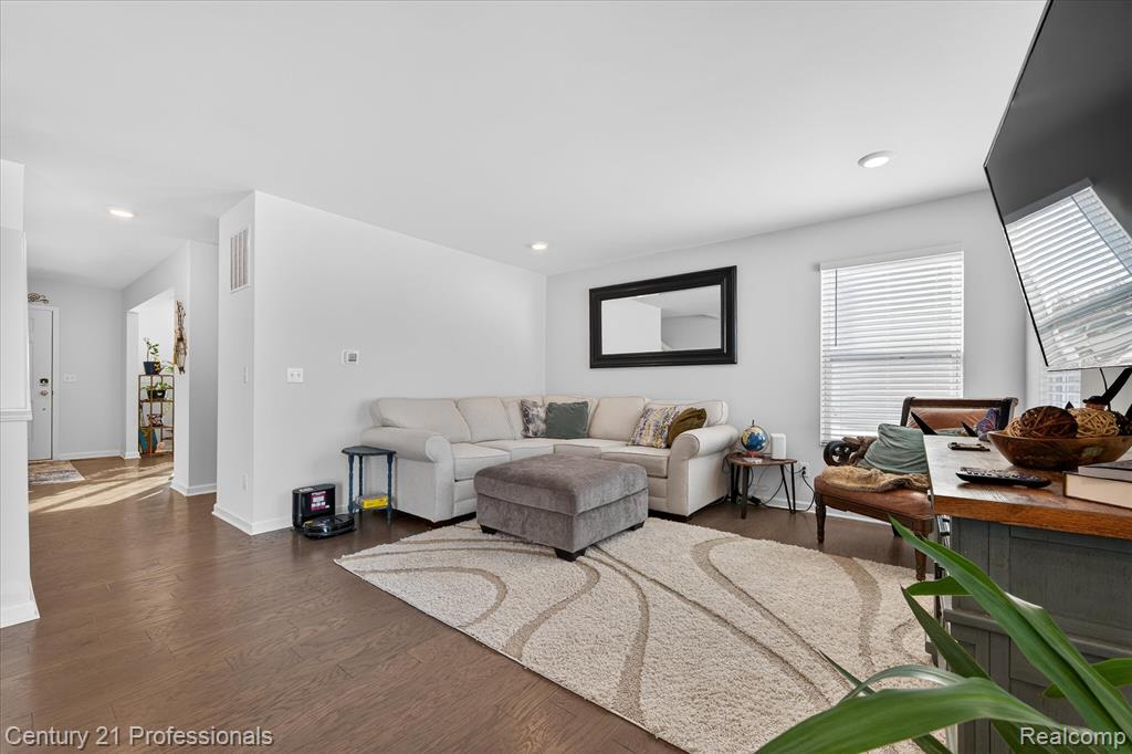 54407 Heron Circle, New Baltimore, MI 48047 — Photo 15