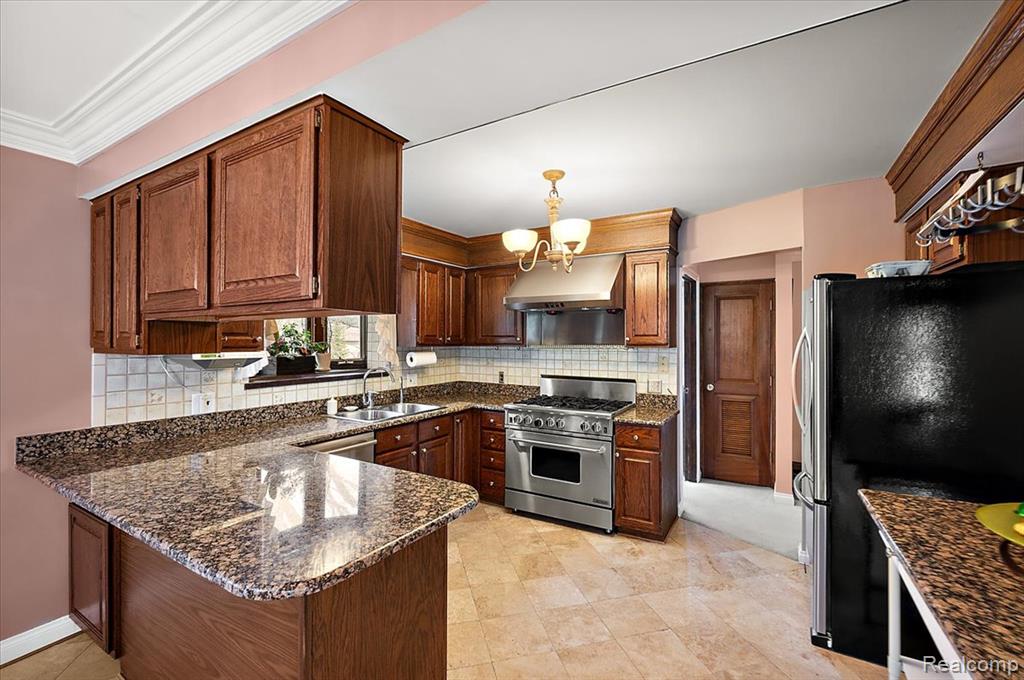 847 Leinster Road, Rochester Hills, MI 48309 — Photo 20
