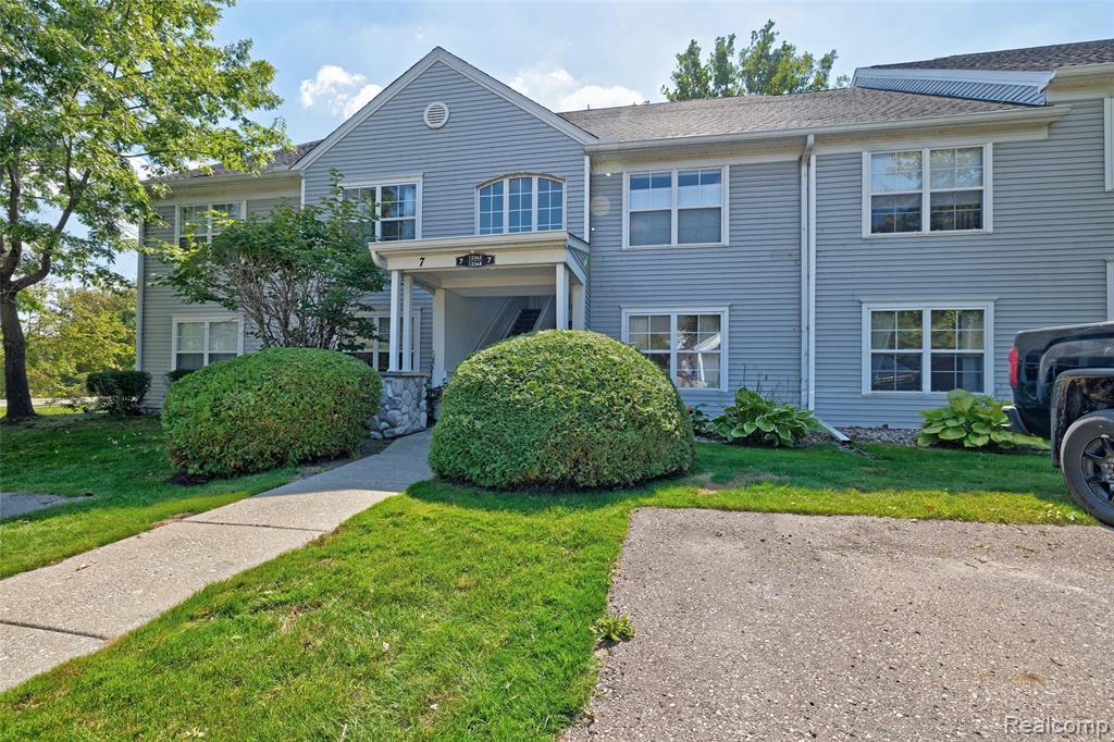 12364 Saint Andrews Way, 66, Fenton, MI 48430 — Photo 3
