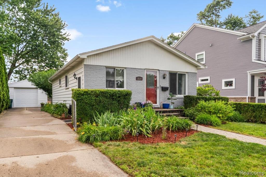 2519 Buckingham Avenue, Berkley, MI 48072 — Photo 4
