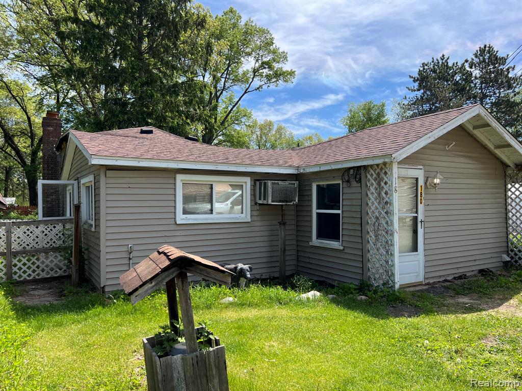180 Fonda Drive, Columbiaville, MI 48421