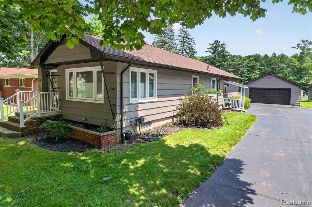 420 N Main Street, Almont, MI 48003 — Photo 4