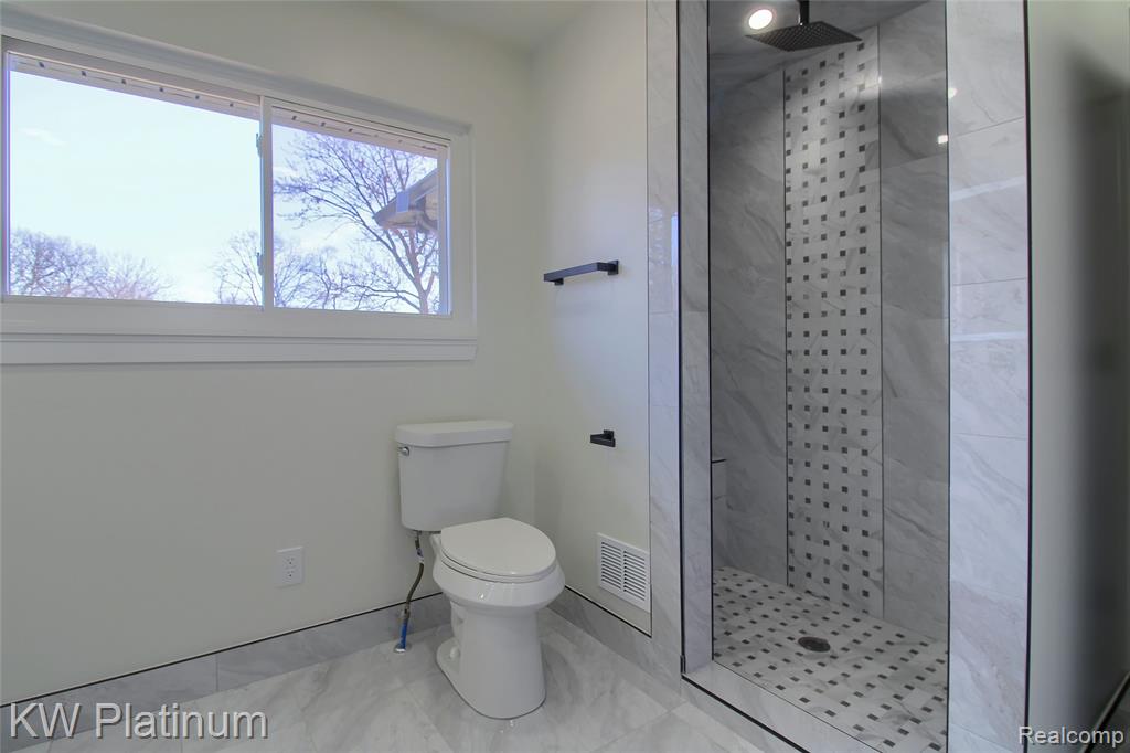 20121 Woodingham Drive, Detroit, MI 48221 — Photo 15
