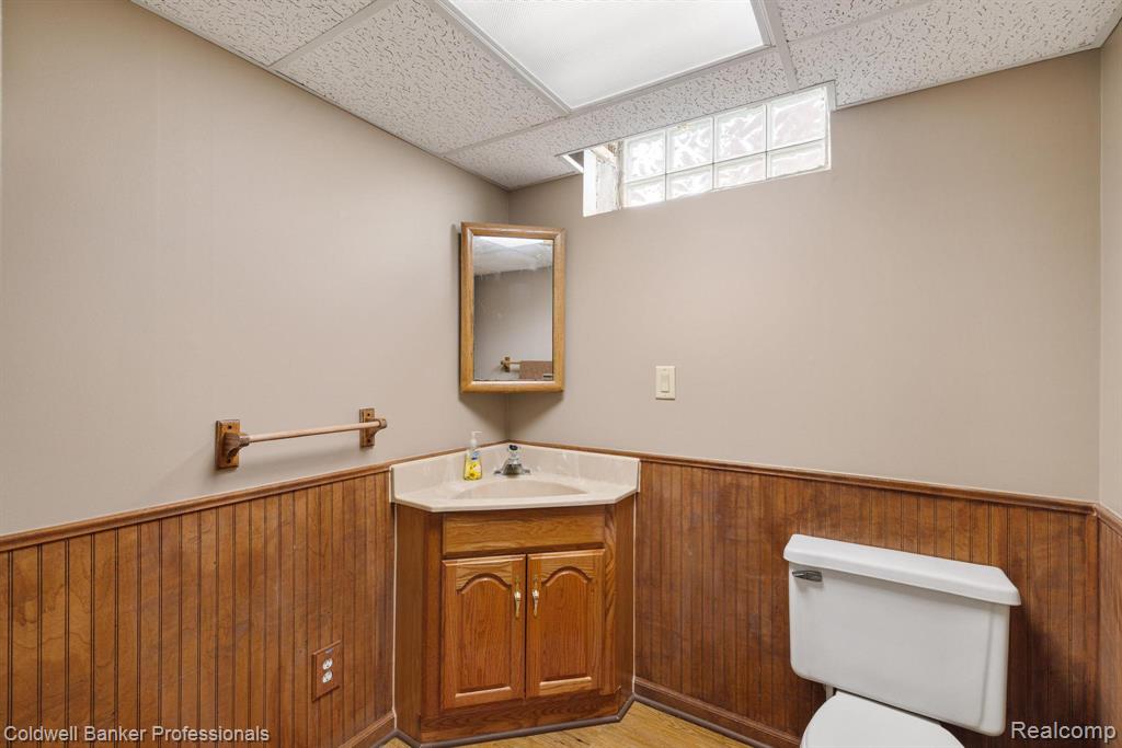 8536 Blackburn Drive, Westland, MI — Photo 21