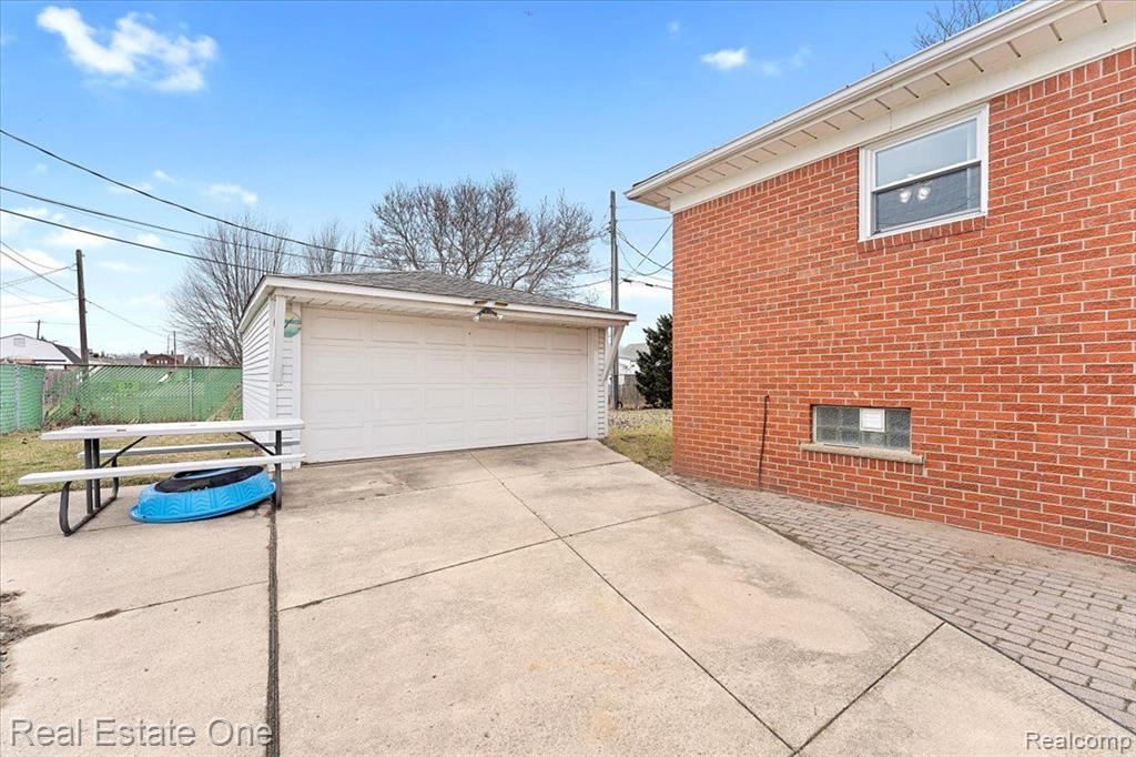 922 5TH Street, Wyandotte, MI 48192 — Photo 23