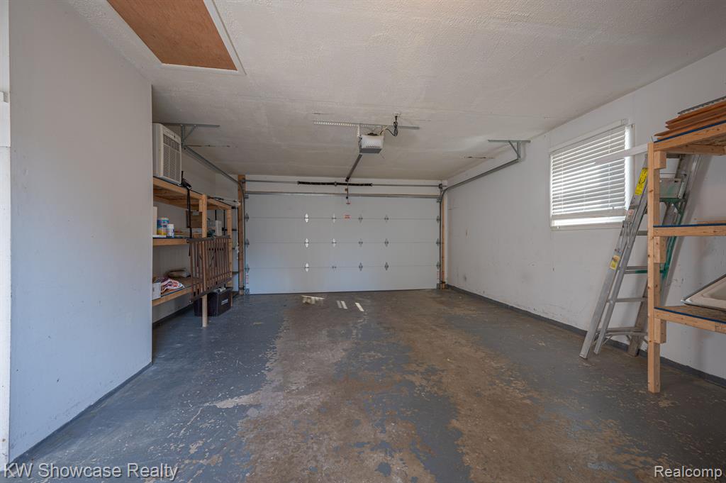 8621 OAKSIDE Avenue, Commerce Twp, MI 48382 — Photo 31