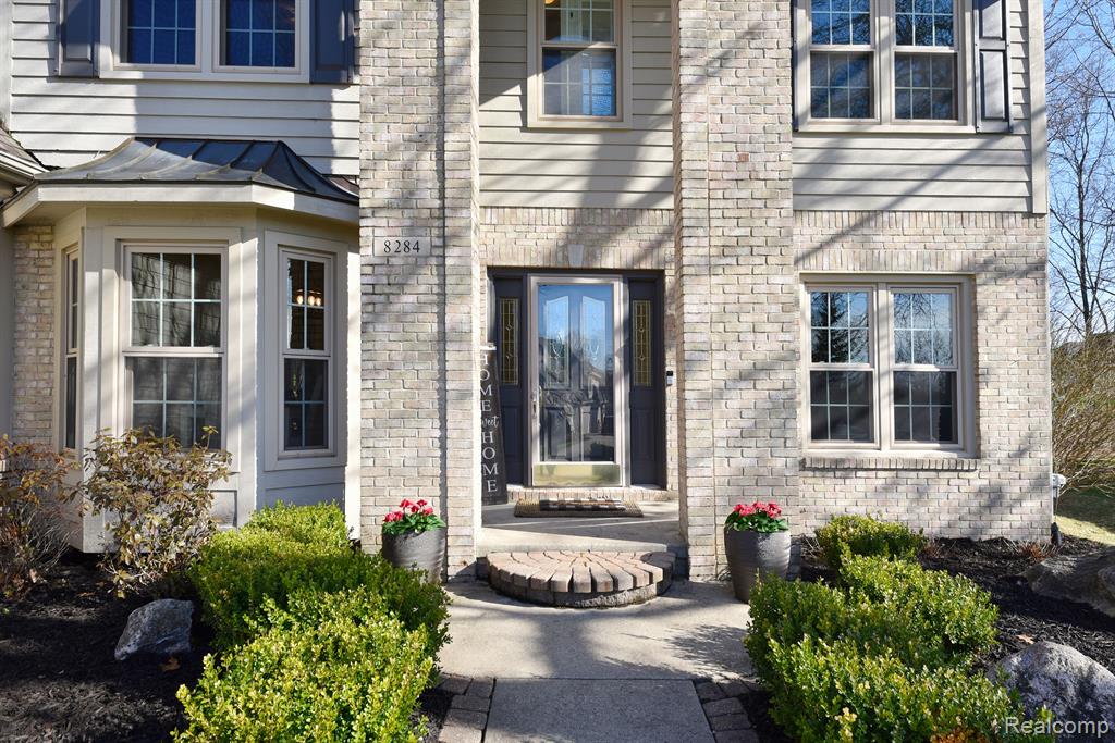 8284 BROOKSTONE Lane, Clarkston, MI 48348 — Photo 2