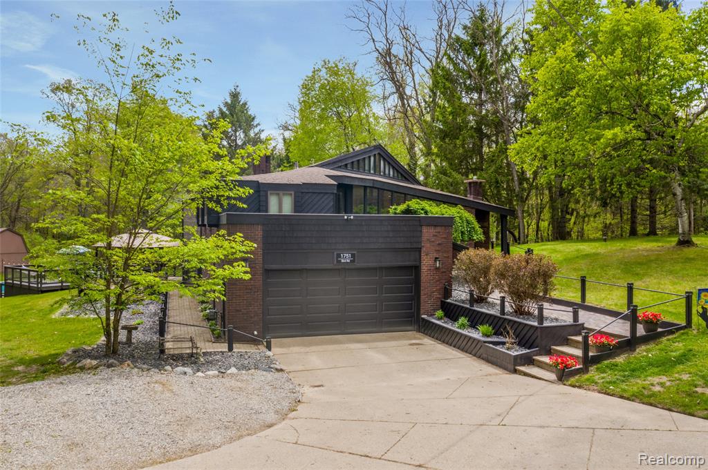 1751 Bird Road, Ortonville, MI 48462 — Photo 32
