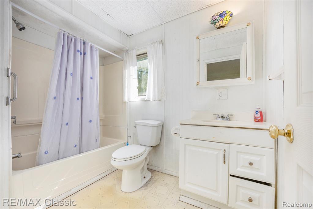6334 Andersonville Road, Waterford, MI 48329 — Photo 11