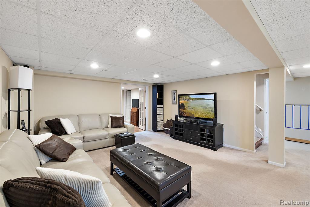 626 WOODSIDE Drive, 62, Milford, MI 48381 — Photo 34