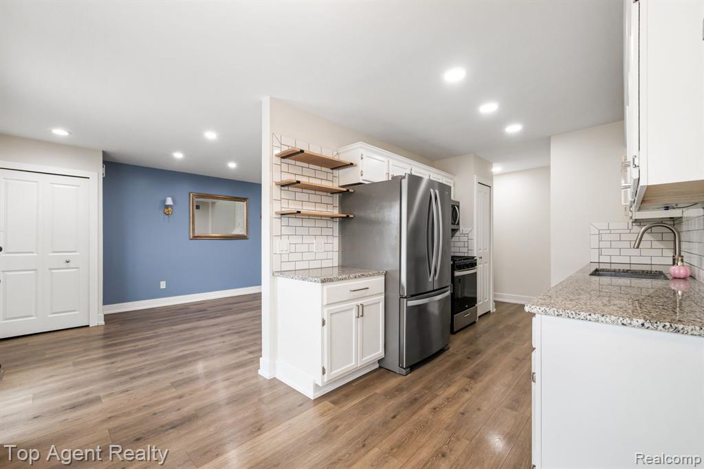 38887 Country Circle, Farmington Hills, MI 48331 — Photo 17