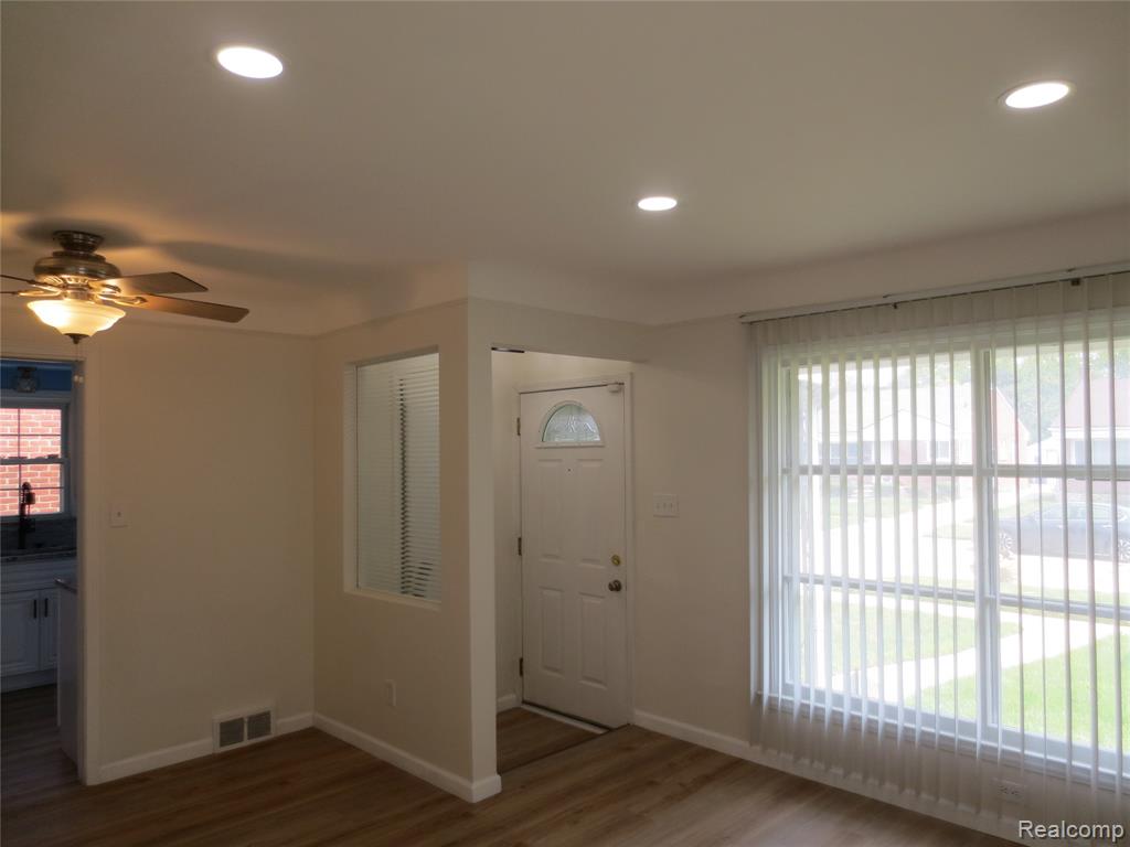 9535 Dixie, Redford, MI 48239 — Photo 13