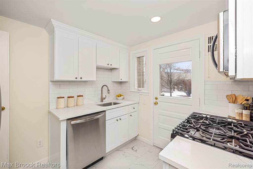 695 GRAEFIELD, Birmingham, MI 48009 — Photo 7
