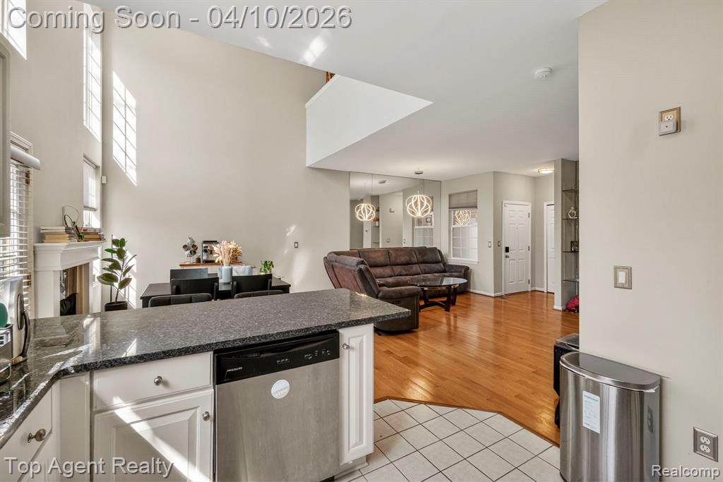 41567 Glade Road, 20, Canton, MI 48187 — Photo 18
