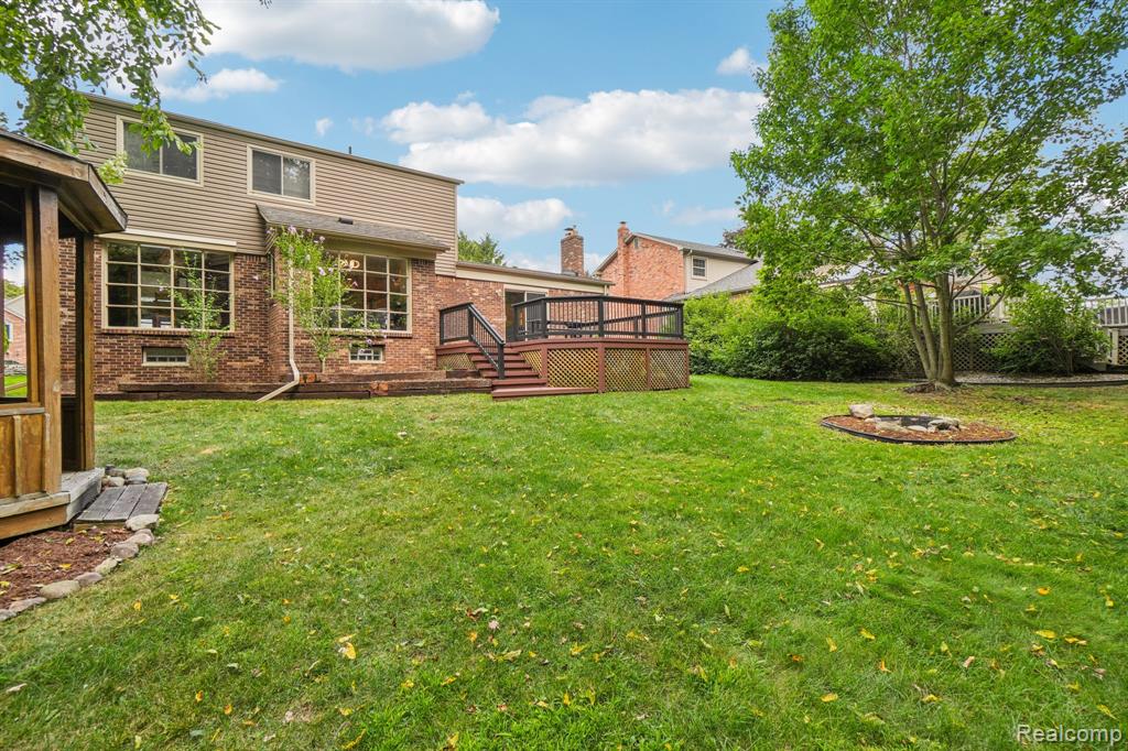 585 Timberline Drive, Rochester Hills, MI 48309 — Photo 30