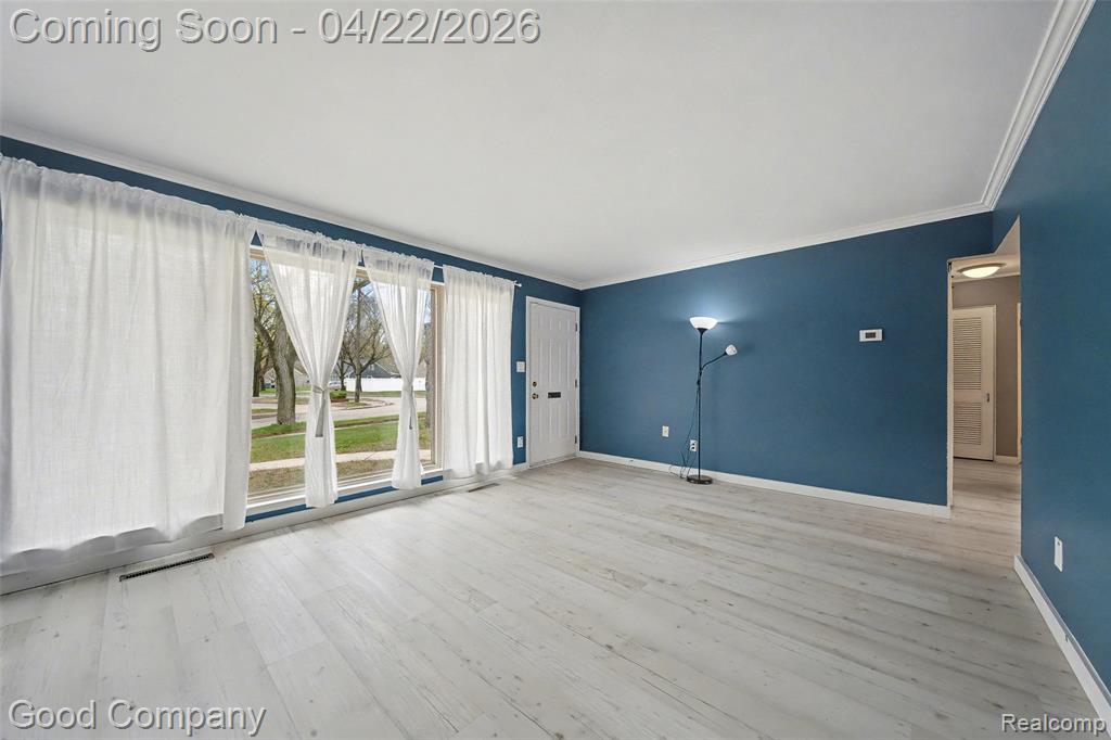 10280 Troy Street, Oak Park, MI 48237 — Photo 5
