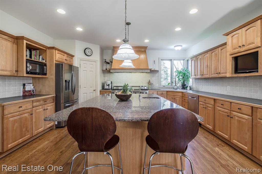9316 LAKEBLUFF Drive, Clarkston, MI 48348 — Photo 21