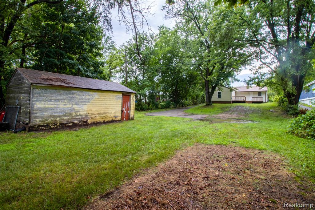 68 N Astor Street, Pontiac, MI 48342 — Photo 22