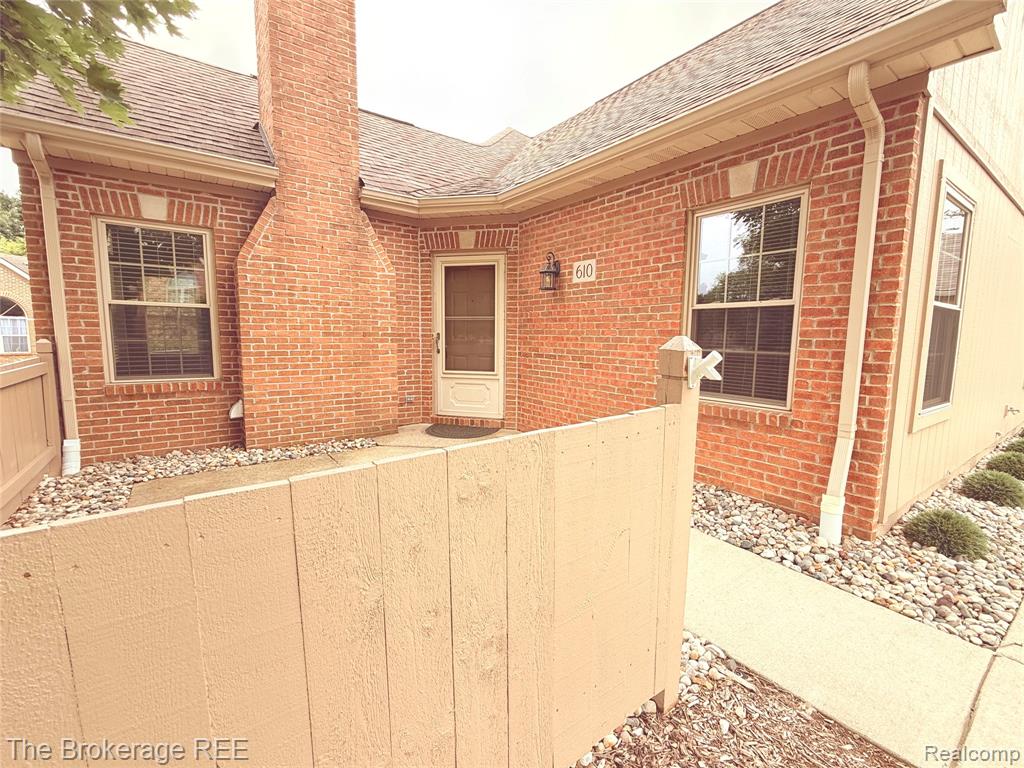 610 Perry Creek Drive, Grand Blanc, MI 48439 — Photo 6