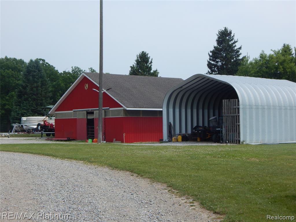 2025 W Rose Center Road, Holly, MI 48442 — Photo 19