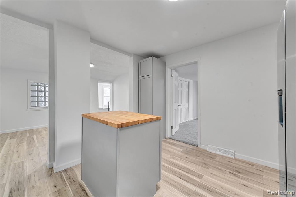 20885 Westview Avenue, Ferndale, MI 48220 — Photo 25