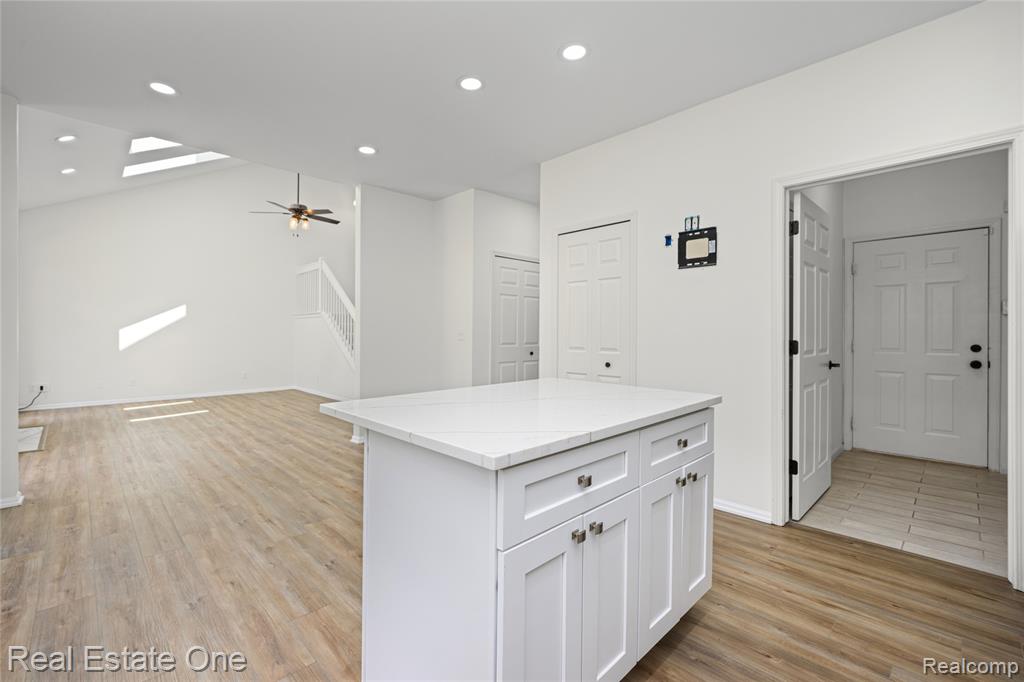 7382 Gateway Drive, West Bloomfield, MI — Photo 15