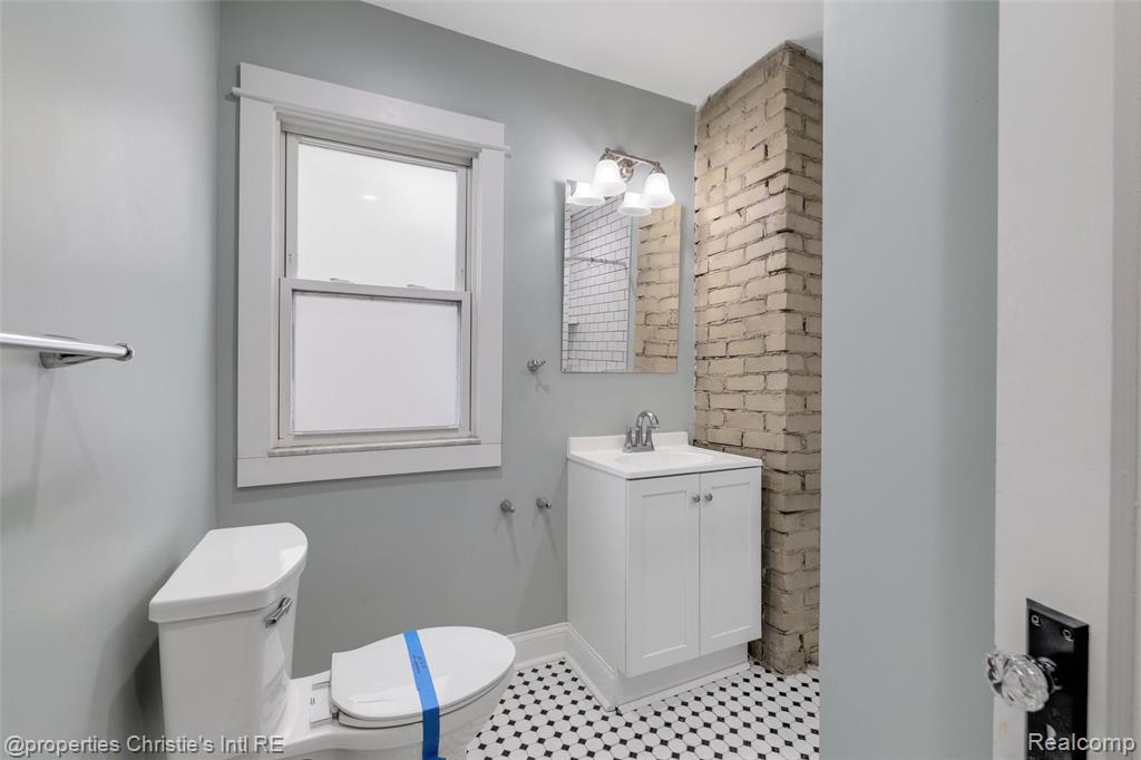 17394 Warrington Drive, Detroit, MI 48221 — Photo 41