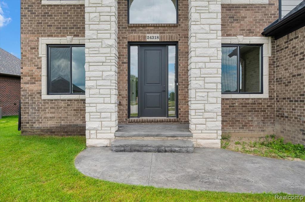 24318 Tullymore Drive, Macomb, MI 48042 — Photo 4