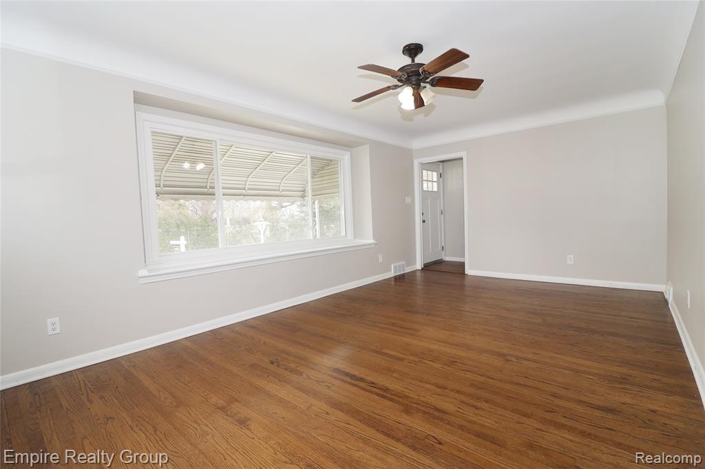 5743 N Highland Street, Dearborn Heights, MI 48127 — Photo 6