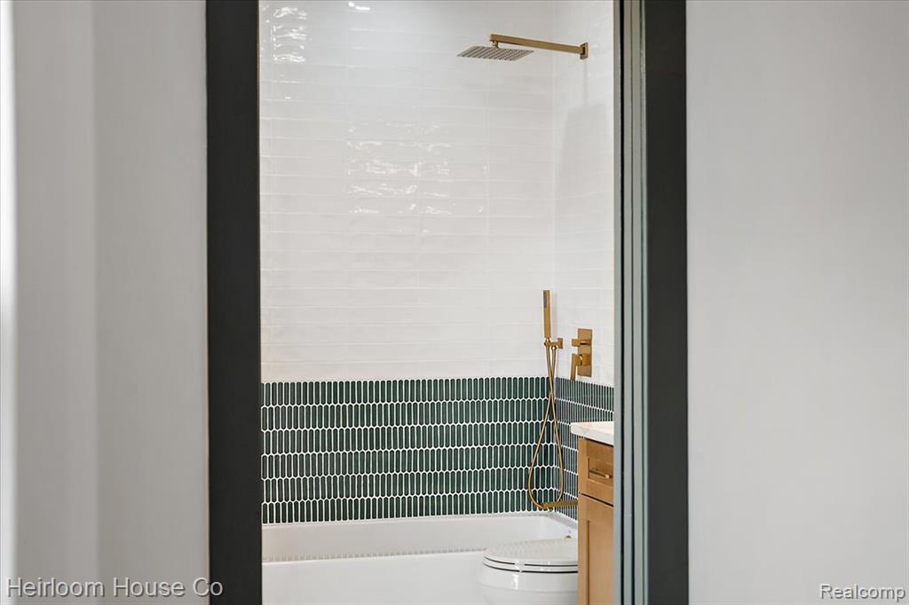 5360 Burns Street, Detroit, MI 48213 — Photo 64