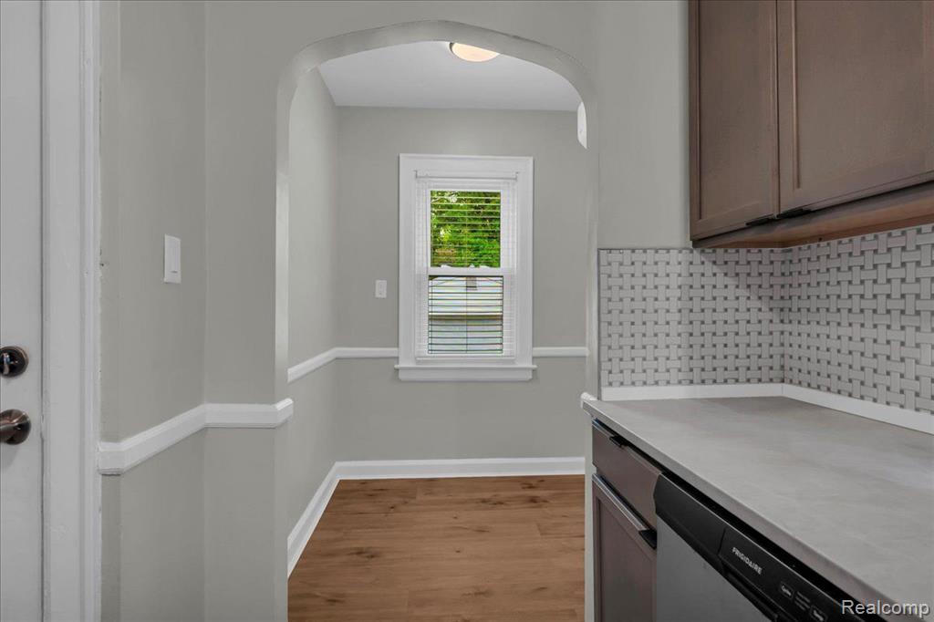 5936 KENSINGTON Avenue, Detroit, MI 48224 — Photo 9