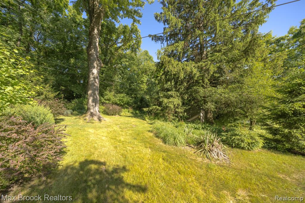 6041 EASTMOOR Road, Bloomfield Hills, MI 48301 — Photo 35