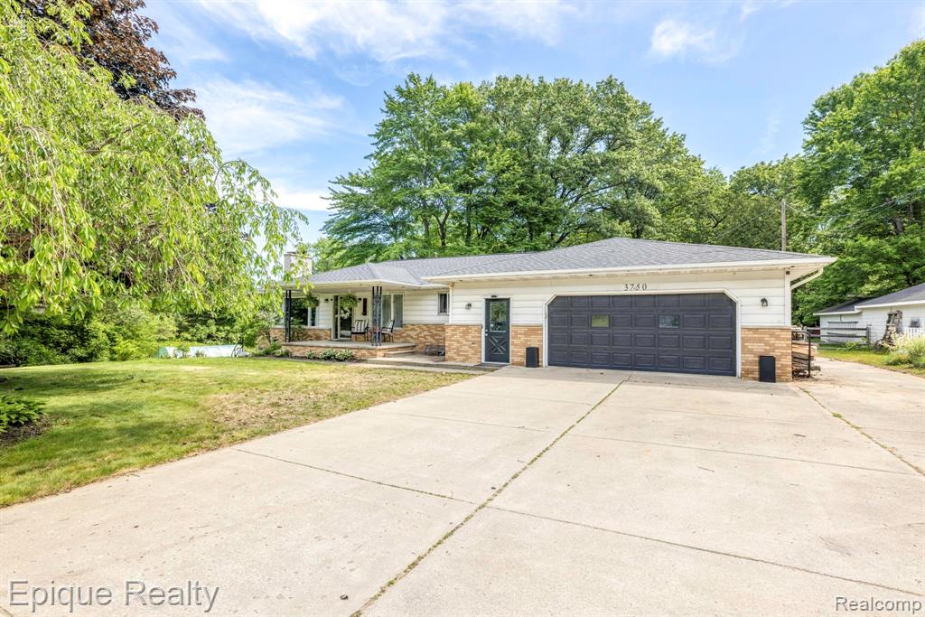 3750 Parker Road, Fort Gratiot, MI 48059