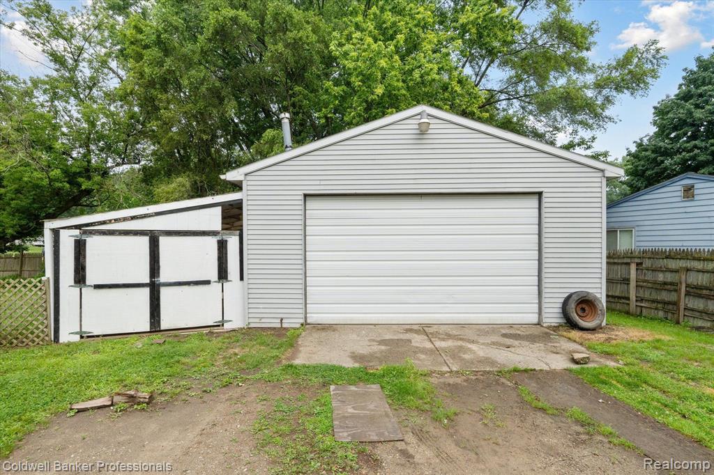 326 EAST Street, Holly, MI 48442 — Photo 30