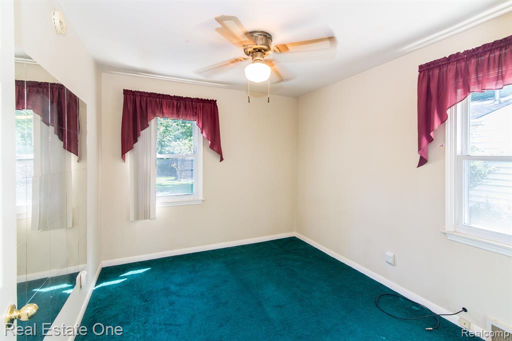 4049 MEIGS Avenue, Waterford, MI 48329 — Photo 21