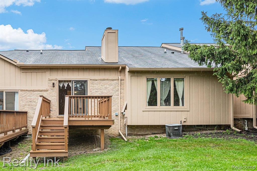 34978 WHITE PINE Trail, Farmington Hills, MI 48335 — Photo 16