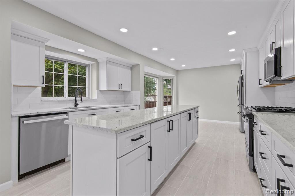 6536 Weathersfield Way, Canton, MI 48187 — Photo 10